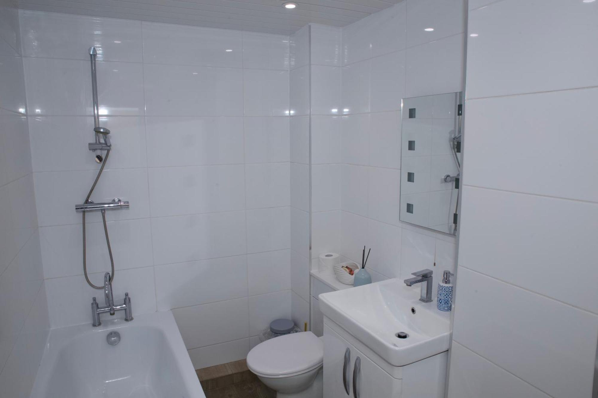 Spacious Modern 2 Bed Flat In City Centre Reading Buitenkant foto